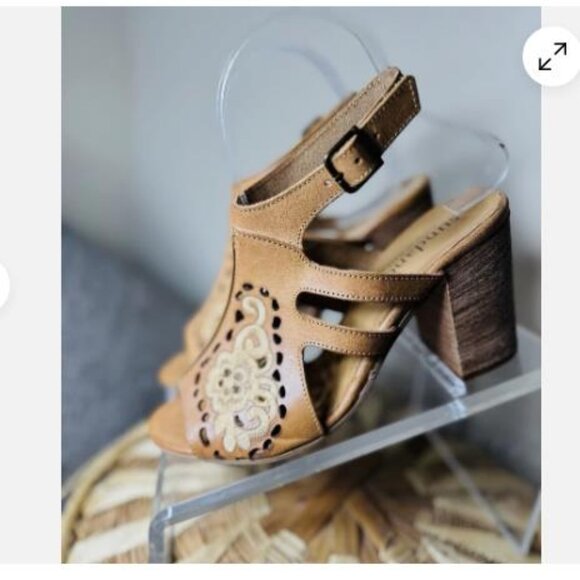 Sundance Embroidered Leather Heels Sandals Ankle Strap Tan Size 37 6.5-7 - Picture 1 of 5